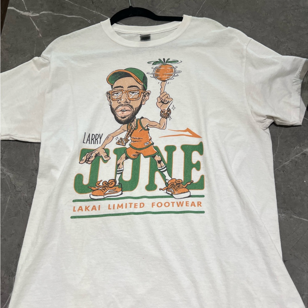 Gildan White Graphic Tee with Orange and Green Design